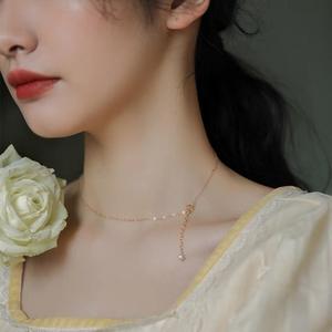 Collier élégant en or 14 carats avec pendentif en perle d'eau douce, taille dégradée pour femmes, simple et élégant, accent de diamant - Product Image 4