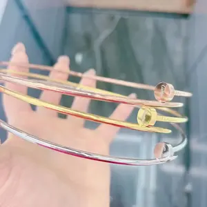 สร้อยคอแบรนด์ดีไซเนอร์สุดหรู <span class=keywords><strong>CA</strong></span> Nail Torques แบบ unisex ขนาด 45 ซม. ของแท้ ประดับเพชร สายโซ่ชุบทอง 18K และเงิน  วัสดุสแตนเลสสตีลรูปหัวใจ - Product Image 4