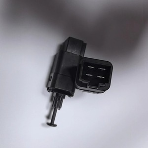 Interruptor de luz de freno 1725286 para Geely Boyue Binrui 2016 12V, pieza de repuesto - Product Image 1