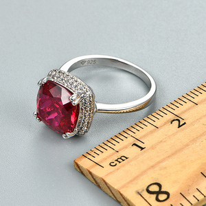5.85 Carat Solitaire Cushion Cut 10Mm * 10Mm Tạo <span class=keywords><strong>Ruby</strong></span> 925 Sterling Silver Mạ Vàng Đá Quý Nhẫn - Product Image 3