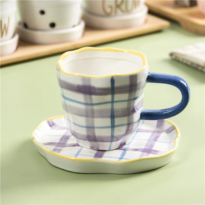 Juego de Tazas y Platos de Cerámica con Diseño Irregular, Porcelana Fina Ecológica, para Café y Té, Ideal para Fiestas Navideñas y de Oficina - Product Image 4