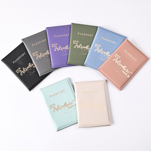 ชุดปกหนังสือเดินทาง PU ลายตัวอักษร พร้อมป้ายติดกระเป๋าเดินทาง แบบพกพา ทนทาน แฟชั่น หรูหรา นุ่มสบาย กันน้ำ สำหรับการเดินทาง ขายส่ง - Product Image 2