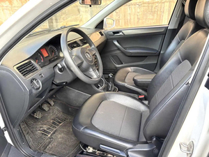 Voiture <span class=keywords><strong>d</strong></span>'<span class=keywords><strong>occasion</strong></span> Volkswagen <span class=keywords><strong>Santana</strong></span> 2015 1.6L Auto Comfort Edition Berline <span class=keywords><strong>d</strong></span>'<span class=keywords><strong>occasion</strong></span> Conduite à gauche Essence 110ch 6AT Coffre 466L Économe en carburant - Product Image 2