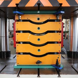 Pressa Idraulica da 315 Tonnellate per la Produzione di Giubbotti Antiproiettile, Piastre Antiproiettile e Caschi - Product Image 2