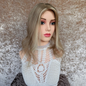 ท็อปเปอร์ผมแท้แบ<span class=keywords><strong>บ</strong></span>ลูกไม้สำเร็จรูป สี<span class=keywords><strong>บ</strong></span><span class=keywords><strong>ลอน</strong></span><span class=keywords><strong>ด์</strong></span>อ่อน สำหรับผู้หญิง  แบ<span class=keywords><strong>บ</strong></span>ตาข่าย HD  ปมเดี่ยวขนาดเล็ก - Product Image 4