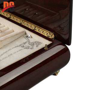 กล่องใส่เครื่องประดับไม้ทรงสี่เหลี่ยมแบบกำหนดเอง เงาหรูหรา ทันสมัย สำหรับใส่สร้อยคอ สร้อยข้อมือ และเครื่องประดับดนตรี - Product Image 5