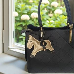 Nuevo Llavero de Coche de Diseño de Lujo, con Colgante de Caballo de Cuero PU, para Mujer, Anillo de Metal para Llaves, Regalo, Colgante de Año Nuevo, Diseño Simple de Seda - Product Image 5