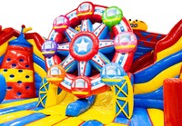 Parc d'attractions gonflable pour enfants, montagnes russes, grande roue, expérience de jeu interactive, bâche en PVC de 0,55 mm, 2500 kg