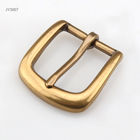 Laiton massif de haute qualité, diamètre intérieur de 30 mm. Boucle de ceinture à ardillon avec une largeur de 43 mm et une hauteur de 70 mm, modèle JY3014 de la marque JY