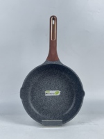 24/26/28 cm 3-Piece Set Wajan Goreng Logam Mewah Modern Ramah Lingkungan Gagang Kayu Bakelite Lapisan Anti Lengket Aman untuk Mesin Cuci Piring Gas