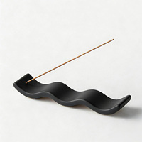 Porte-encens créatif en céramique mate ondulée, brûleur d'encens moderne en forme de vague pour la décoration de table à la maison