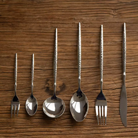 Ensemble de couverts en acier inoxydable 304 poli miroir, écologique et moderne, avec logo personnalisé, comprenant couteau à steak, fourchette, cuillère, cuillère à dessert et cuillère à thé