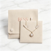 Pochette à bijoux de luxe rose Talent, emballage carré pour présentation de colliers