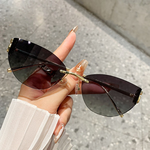 Frameless Curved <b>Sunglasses</b> For Women Black PC Lens UV400 Protection Type 3 Sunshades European American Street Style - Product Image 4