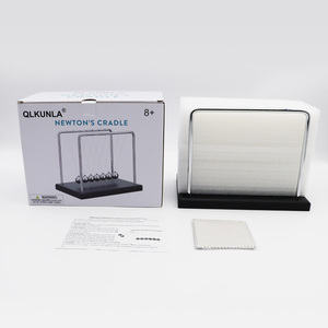 Sfere <span class=keywords><strong>di</strong></span> equilibrio con pendolo in metallo placcato consegnate in fabbrica - Product Image 4
