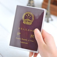 Housse de passeport en PVC transparente personnalisée de haute qualité, prix d'usine, givrée, porte-passeport en plastique personnalisé, logo personnalisé
