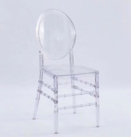 Chaises Chiavari en plastique transparent Napoleon Outdoor - Empilables, écologiques, portables pour les mariages, les fêtes et les salons