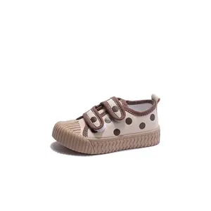 Zapatos de lona de suela blanda para niños pequeños y niñas de cuero al por mayor