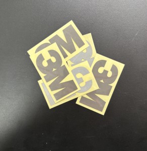 Etichetta Riflettente Personalizzata con Logo, Adesivo di Avvertimento Riflettente per Abbigliamento Outdoor - Product Image 2