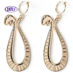 ชุดเดรสกิโมโนสีแดงเอมไพร์เซ็กซี่อนิเมะคอสเพลย์ชุดต่างหูโบอาแฮนค็อกสำหรับผู้หญิง - Product Image 6