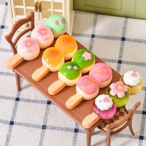 Brochettes miniatures de fleurs de <span class=keywords><strong>cerisier</strong></span> de style <span class=keywords><strong>japonais</strong></span>, accessoires de jouets pour maisons de poupées, décorations de jeu d'imitation et ornements de bureau - Product Image 1