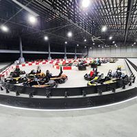 Piste extérieure de Karting de compétition pour adultes Barrières d'eau de protection contre les collisions Piste de course de chevaux d'eau combinée à des barrières en HDPE