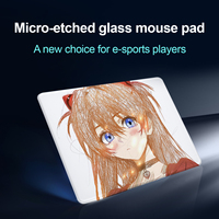 Dapat disesuaikan, beroperasi secara senyap, mudah dibersihkan, alas anti-selip berwarna-warni, alas mouse dari kaca tempered.