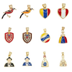 Ciondolo a Forma di Cuore con Bandiera del Venezuela, Placcato in Oro con Finitura Smaltata, Collana con Pendente Oriole '<span class=keywords><strong>Mr</strong></span>. FE' Bestseller - Product Image 1