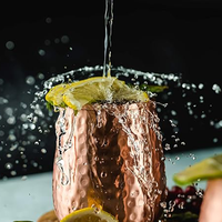 Tasses en acier inoxydable du voyageur à vin en cuivre martelé or rose 18oz pour la vodka précieuse Bleu Storm Jiu Jiu Phoenix Vodka