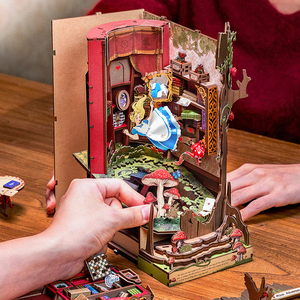 <span class=keywords><strong>Robotime</strong></span> <span class=keywords><strong>Rolife</strong></span> US Warehouse Rompecabezas de madera 3D TGB12 Fall Into Wonder DIY Casa en miniatura Rincones de libros para envío directo - Product Image 3