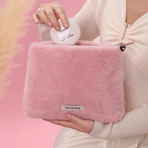 Bolsa de Almacenamiento Personalizada de Piel de Conejo, Estilo Clásico Otoño-Invierno, Bolsa de Viaje, Personalización de Logotipo Disponible - Product Image 3