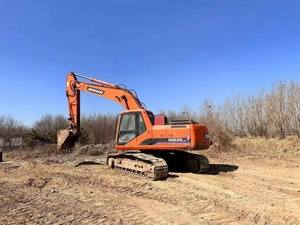Excavadora de cadenas con capacidad de cazo de 1.6 m, potencia de 125 kW, peso de 23800 kg, Doosan DH225LC-7, excavadora mediana - Product Image 3