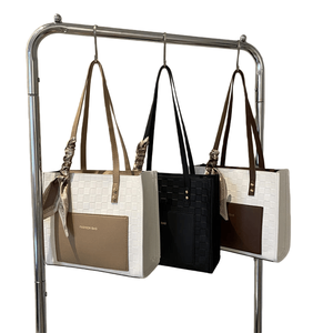 Sac fourre-tout pour femme en PU, grande capacité, avec fermeture éclair et ruban en soie, sacs à main tendance, vente en gros d'usine, article très demandé - Product Image 1