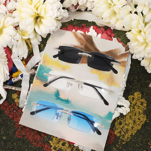 Lunettes unisexes style hip-hop populaire, serties de moissanite, personnalisées, en argent 925, moissanite VVS, monture dorée, verres miroir, livrées avec boîte - Product Image 3