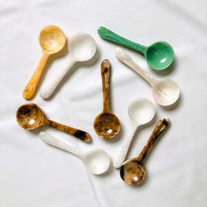 Artizon Studio – Ensemble de saladiers en résine au design moderne, couleur moutarde, avec cuillère, ustensile de cuisine, compatible lave-vaisselle et micro-ondes, personnalisable - Product Image 1