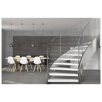 Escalier Circulaire Incurvé à Rotation Complète avec Colonne de Support Centrale et Marches en Terrazzo pour Showroom Commercial