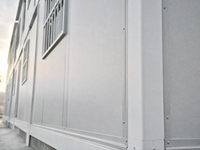 Maison préfabriquée modulaire à deux étages en panneaux d'acier à assemblage rapide, cadre noir, fenêtre, camp de travailleurs, 20 pieds, garantie 5 ans
