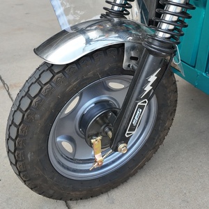 Paire de rétroviseurs latéraux chromés pour tricycle électrique, phare et porte-bagages de toit, pneu à crampons pour conduite de nuit et arrêt rapide - Product Image 5