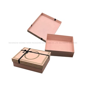 Scatola Rigida Speciale per Bracciali <span class=keywords><strong>con</strong></span> Monogramma in Rilievo e Stampa a Caldo in Oro Rosa, Laminazione Lucida, Bordo Goffrato e Stampa in Lamina d'Oro - Product Image 6