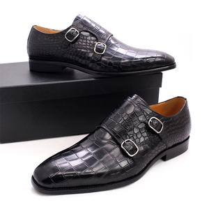 Bottes pour hommes de marque personnalisée. Fond épais. Vêtements de travail Zhongbang. Chaussures pour hommes. Peinture localisée. Bottes en cuir tendance de style britannique - Product Image 6