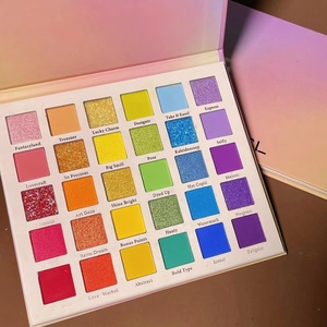 Palette d'ombres à paupières DIY vegan nude à haute pigmentation, emballage personnalisé en gros pour cosmétiques, conteneur vide avec étiquette privée et fermeture magnétique - Product Image 1