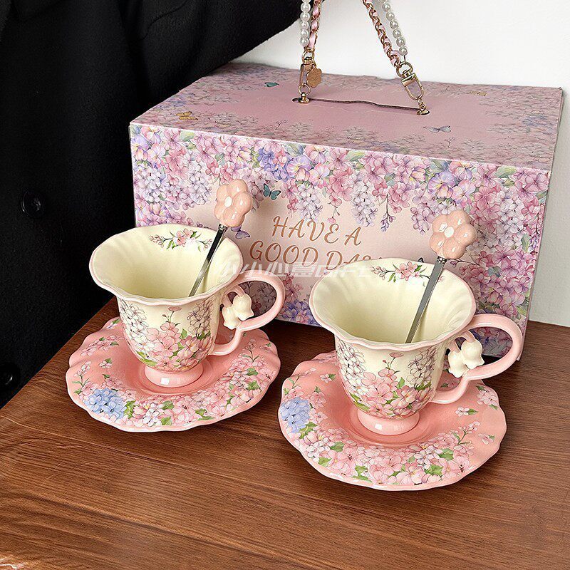 Cucchiaio in confezione regalo con tazza e piattino doppio da giardino Fairview in rilievo