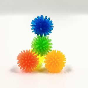 Pelotas Antiestrés de TPR Coloridas al por Mayor, Pelotas Suaves y Flexibles con Púas, Mini Juguete de Cápsula - Product Image 3