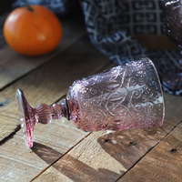 Gobelets à eau violets de 10 oz, verres à pied en relief rose Verres à vin de couleur à boire de 10 oz pour bar de fête de mariage