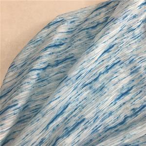 TREATBEST ALBBIA018 Robe midi d'été pour femmes, col carré, bretelles spaghetti, imprimé à rayures verticales dégradées, base bleu clair - Product Image 3