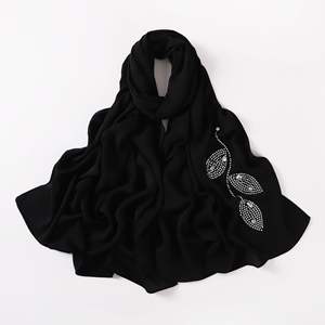 手工长丝麦地那丝绸热钻石粘钻石长围巾头巾不容易起皱穆斯林妇女的头巾披肩 - Product Image 5