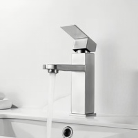 Robinet de salle de bains en acier inoxydable 304 à poignée unique et design moderne
