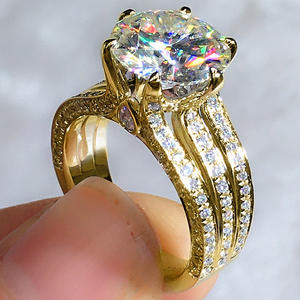 Anello di Fidanzamento F1799 con Diamante Taglio Ovale in Oro Bianco, Diamanti Naturali Colore G con Pietre Laterali per Donna - Product Image 3