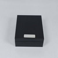 Boîte cadeau rectangulaire en bois noir avec compartiment EVA, charnière métallique, logo personnalisé pour l'affichage de précision des outils et l'emballage de cadeaux haut de gamme