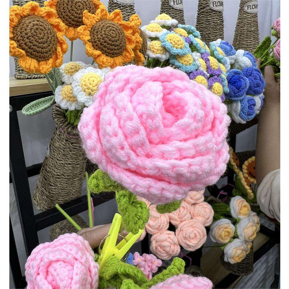 กุหลาบถัก